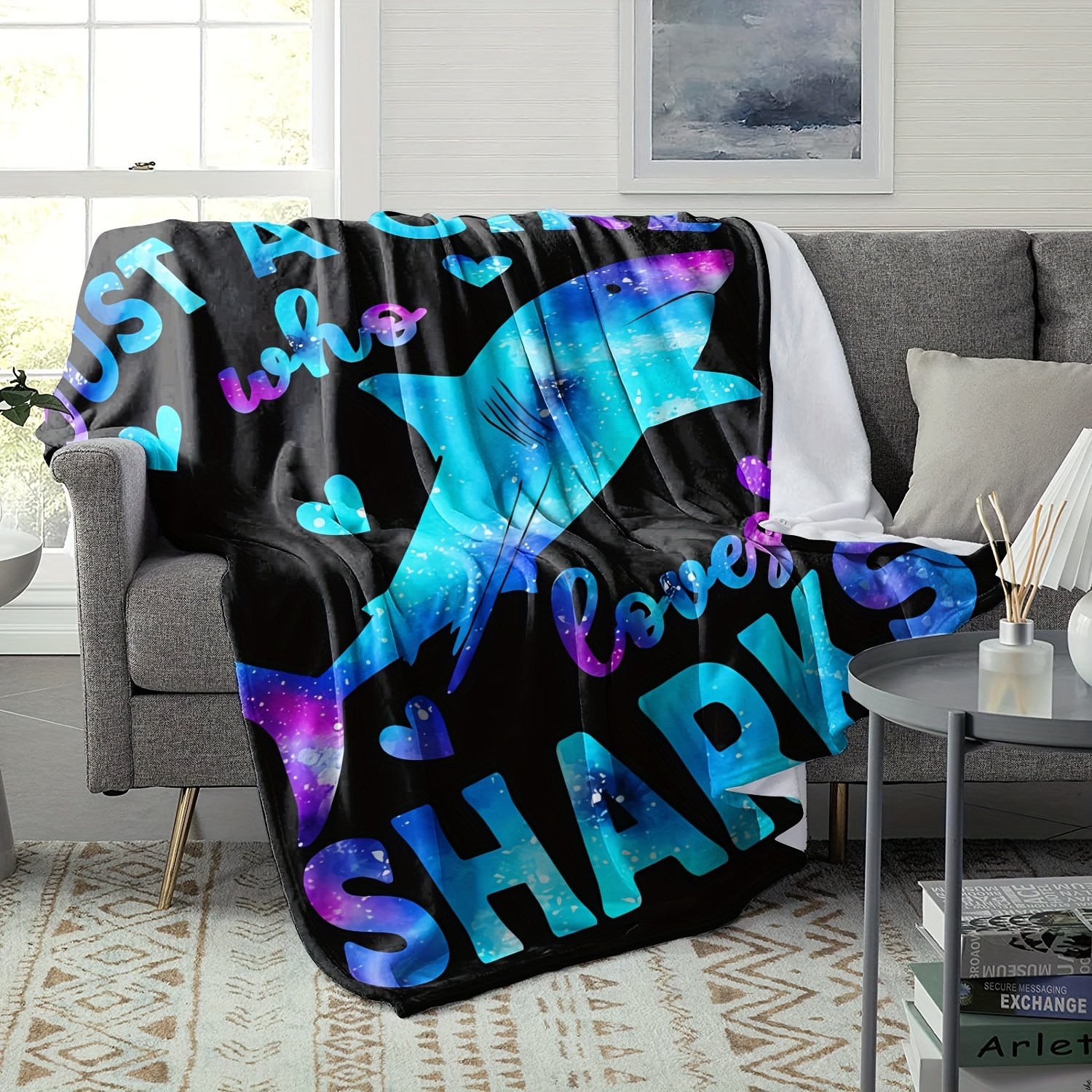 Cozy Shark-Themed Flannel Thro - đánh giá và giá Christmas Throw Blanket